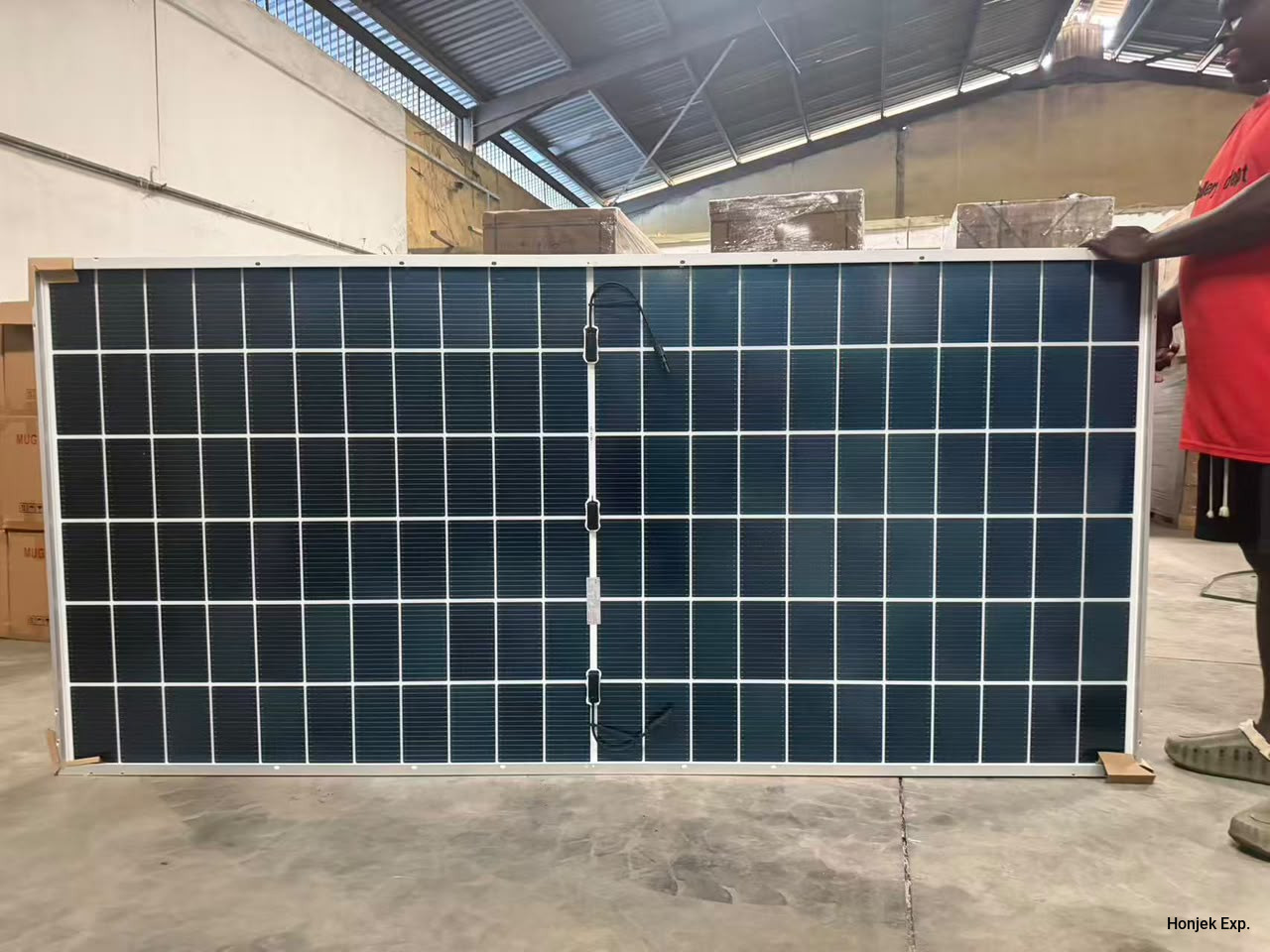Seraphim 590W Monocrystalline Solar Panel – High-Efficiency PERC PV Module (1500V DC)
