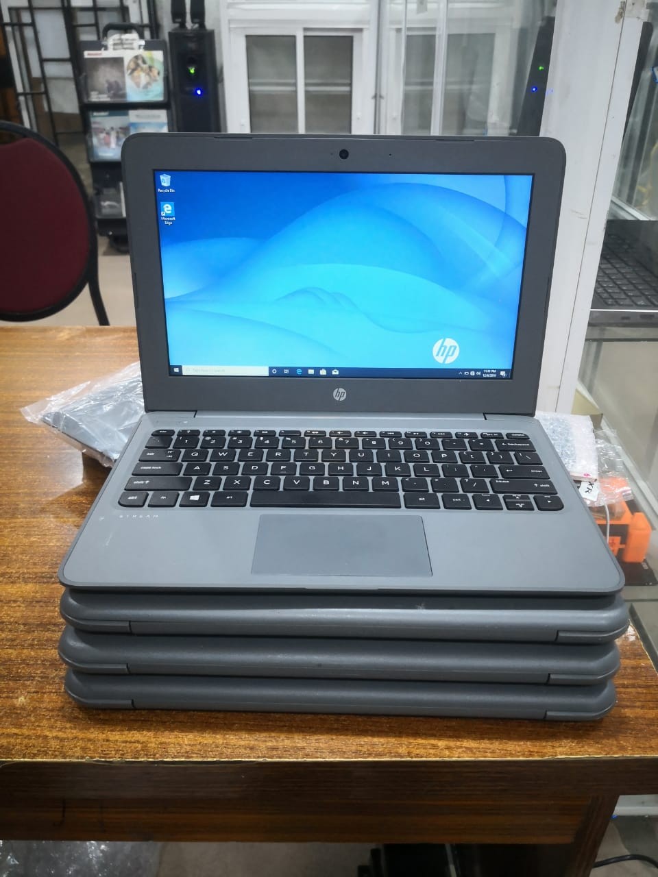 HP Stream 11 Pro G4 EE 64gb SSD  4gb Ram Intel Celeron